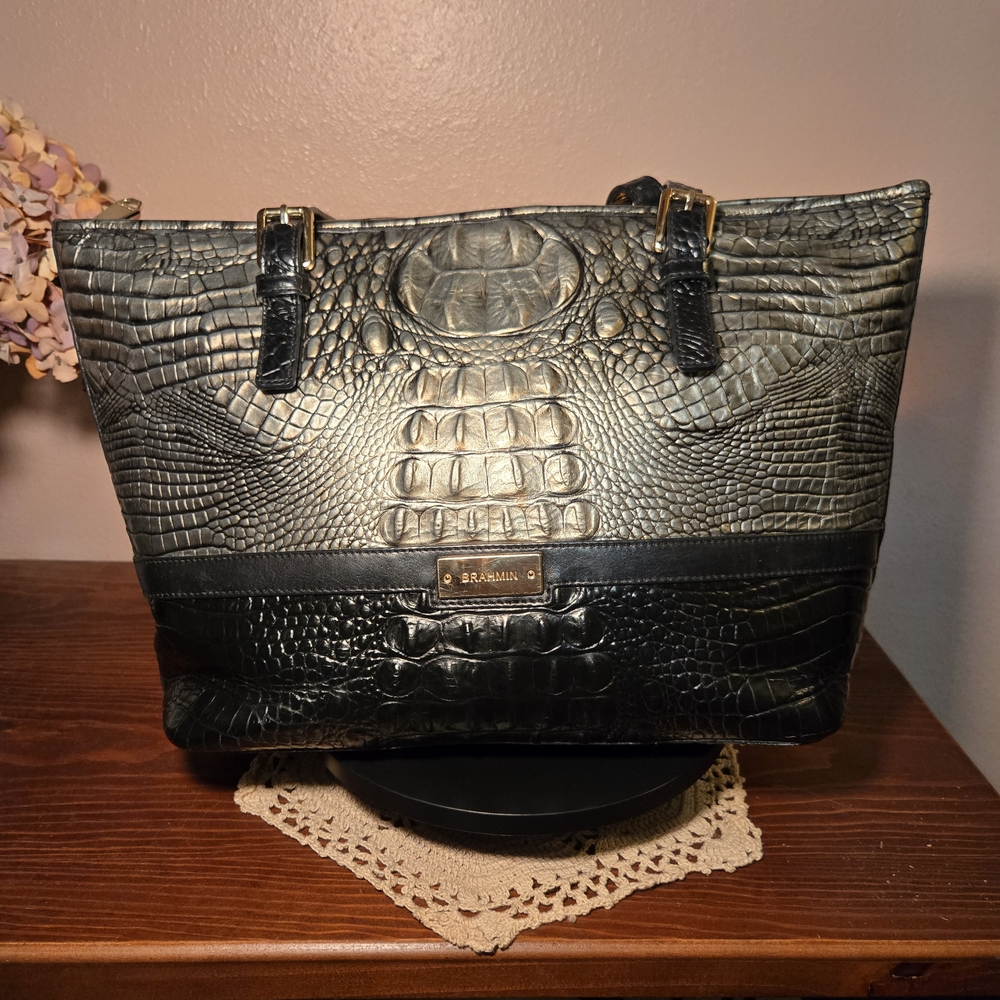 Brahmin EUC Black & Silver Crocodile Embossed Women's Tote